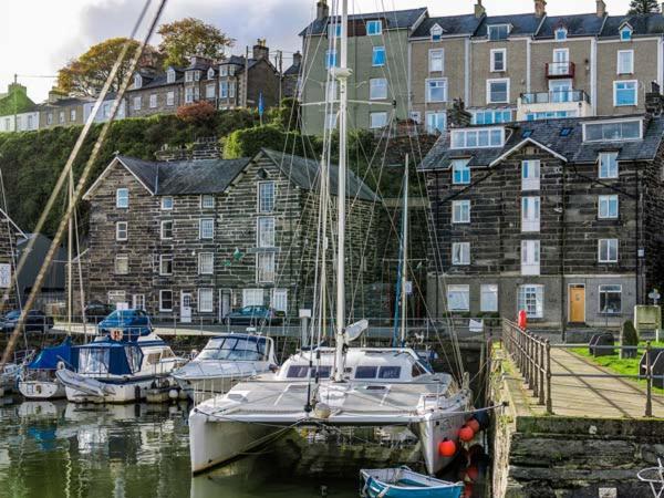 The Captain'S Penthouse Apartment Porthmadog Exterior photo